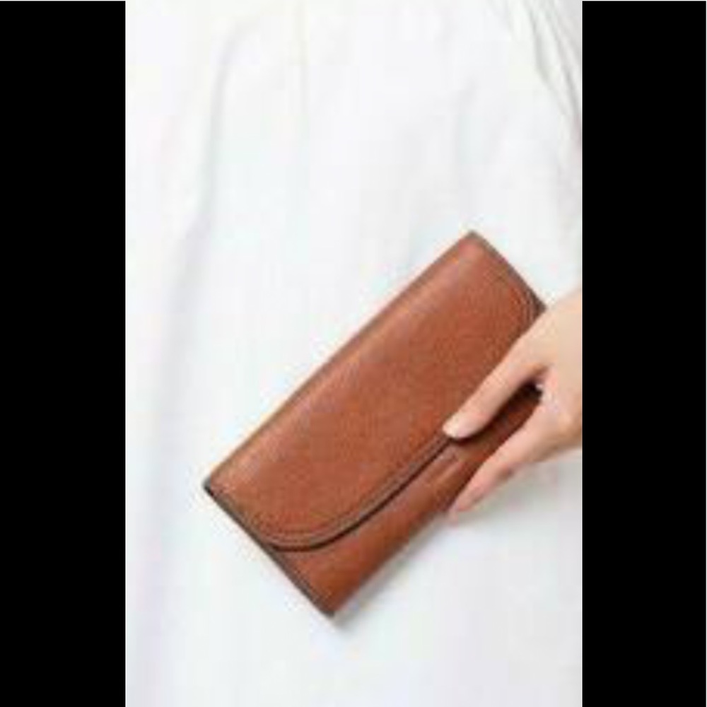 New Fossil  leather wallet
